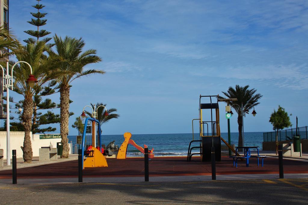 شقة Apartament Playa Arenales آريناليس ديل سول الغرفة الصورة