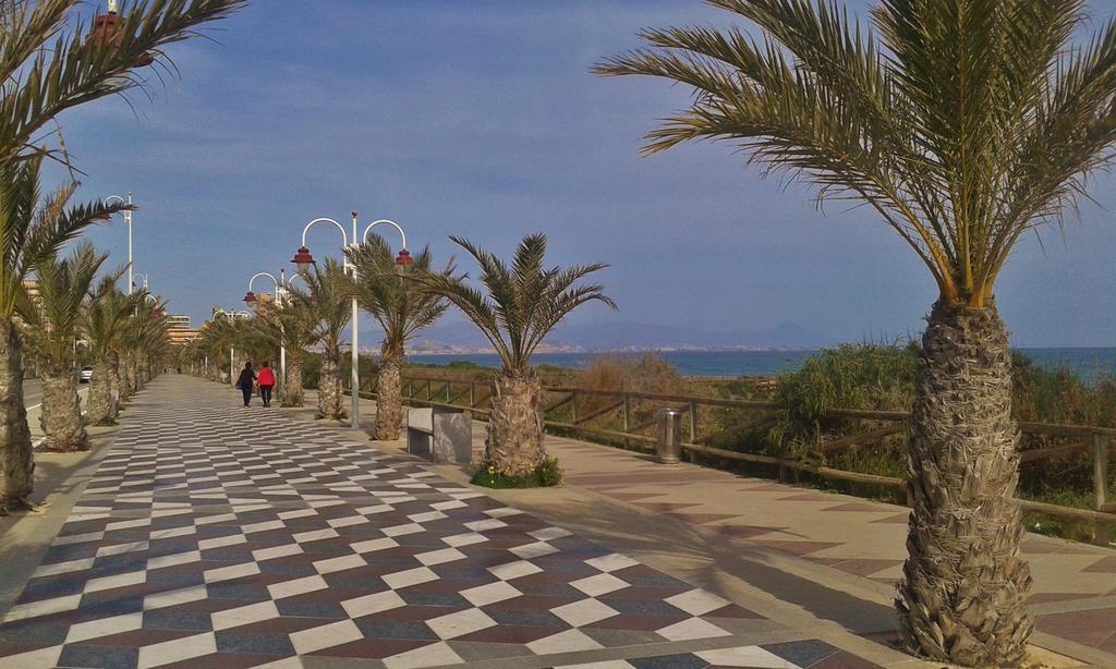 شقة Apartament Playa Arenales آريناليس ديل سول المظهر الخارجي الصورة